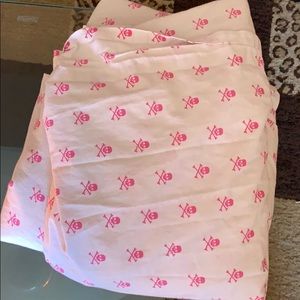 Queen sized sheet set with fitted sheet